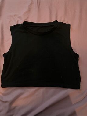 SHEIN Black Sleeveless Cropped Tank
